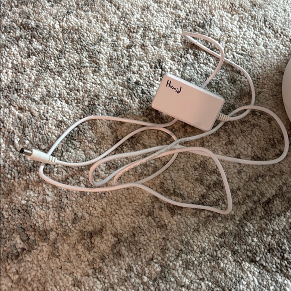 Levoit White Humidifier - Picture 3 of 3